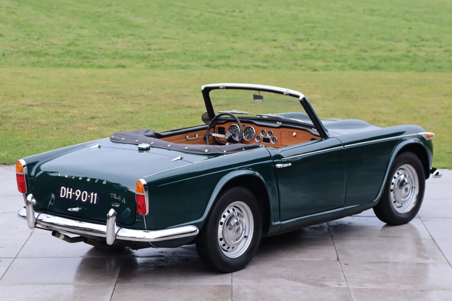 Triumph TR4A: Unterschiede zum TR4, Kaufberatung, Restaurierung, Technik, typische Schwachstellen, sinnvolle Verbesserungen und aktuelle Marktpreise.
