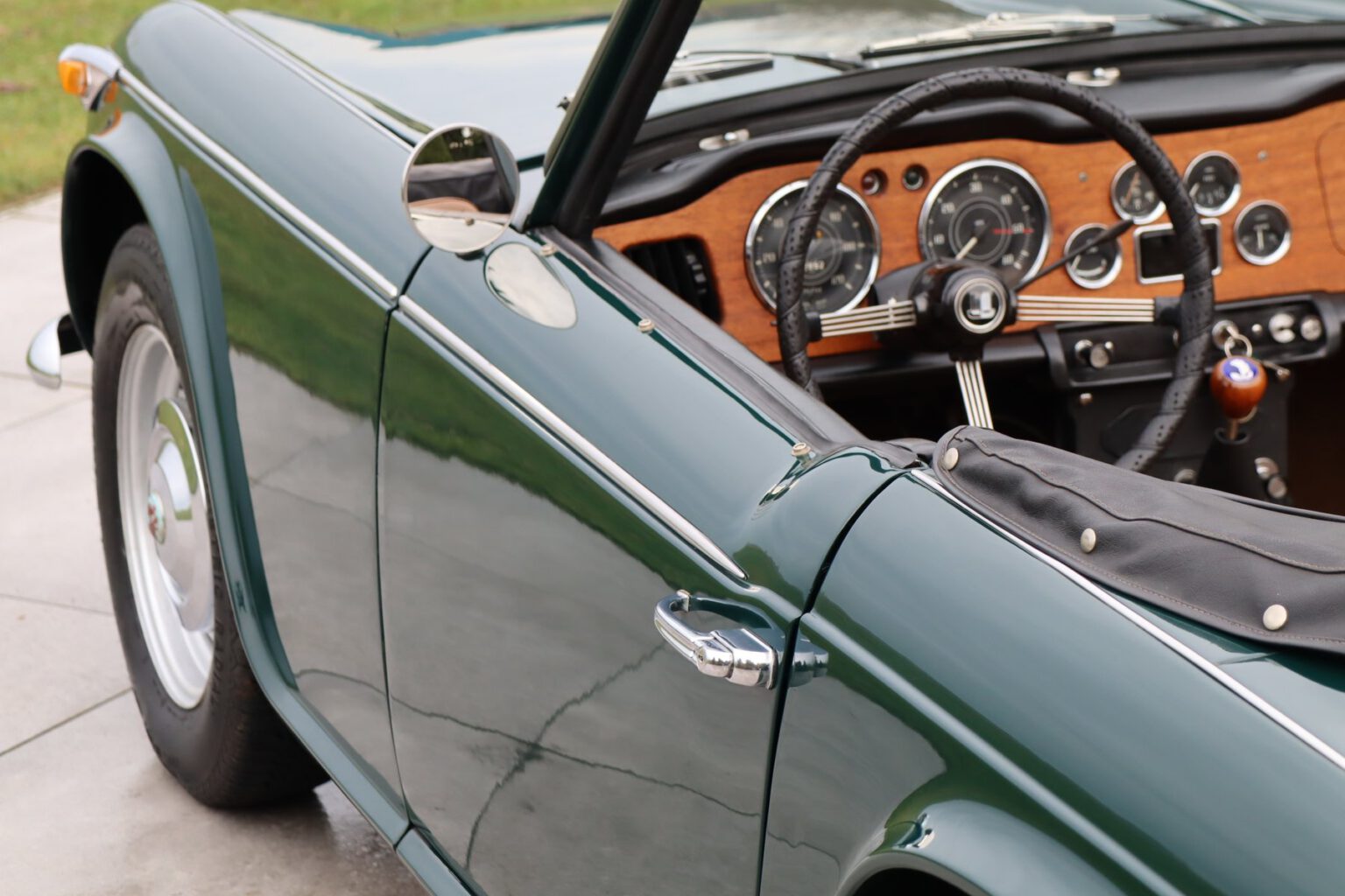 Triumph TR4A: Unterschiede zum TR4, Kaufberatung, Restaurierung, Technik, typische Schwachstellen, sinnvolle Verbesserungen und aktuelle Marktpreise.
