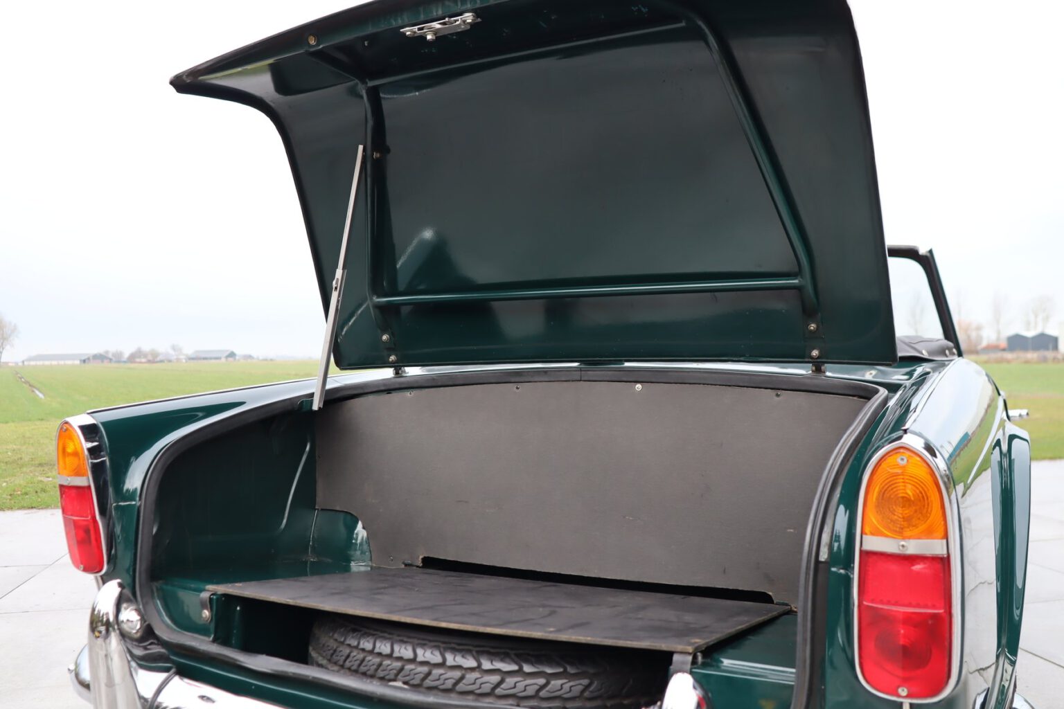 Triumph TR4A: Unterschiede zum TR4, Kaufberatung, Restaurierung, Technik, typische Schwachstellen, sinnvolle Verbesserungen und aktuelle Marktpreise.