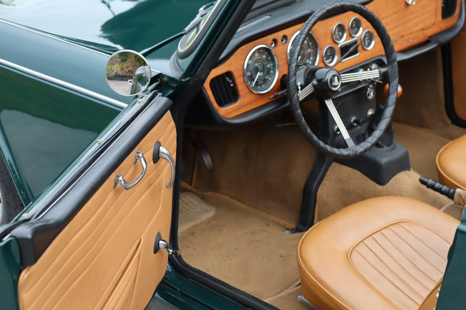 Triumph TR4A: Unterschiede zum TR4, Kaufberatung, Restaurierung, Technik, typische Schwachstellen, sinnvolle Verbesserungen und aktuelle Marktpreise.