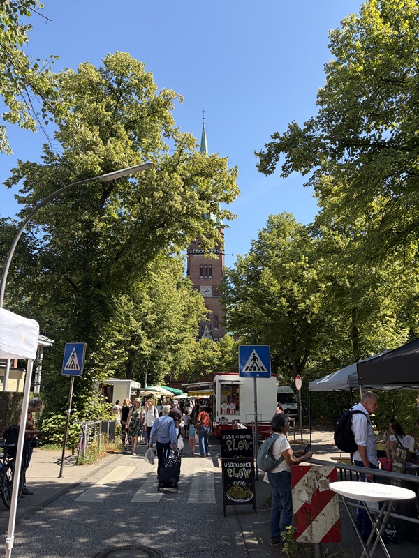 Wochenmarkt Turmweg Hamburg – der Markt, auf dem man eigentlich nur Tomaten kaufen wollte und zum Mittagessen bleibt