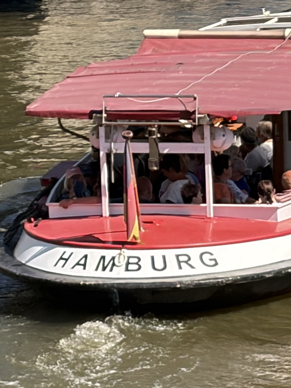 Landungsbrücken und Hamburger Hafen – wo Hamburg wirklich nach Hamburg aussieht