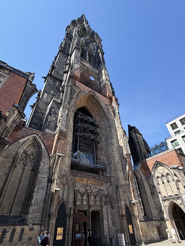 St. Nikolai Hamburg – Ruine, Aussichtsturm & die große Zukunft bis 2028