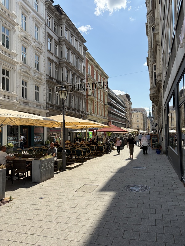 Antik und Design Markt Hamburg Collonaden