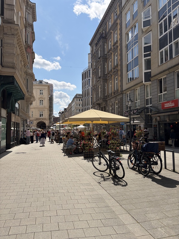 Antik und Design Markt Hamburg Collonaden