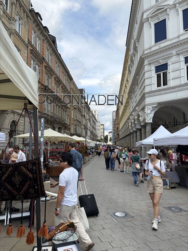 Antik und Design Markt Hamburg Collonaden
